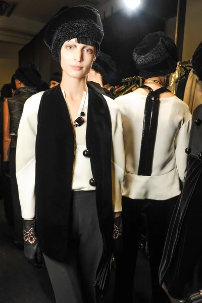 Look 19